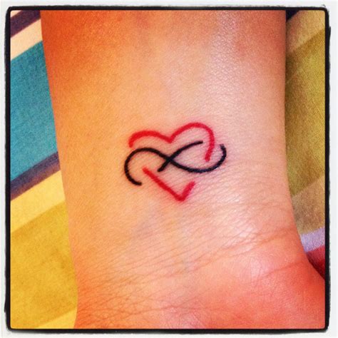 tatuajes amor eterno|Tatuajes de amores eternos